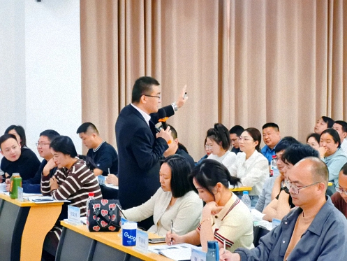 【课程回顾】湖北分院4月20日-21日管理班课程《情境领导力》《高绩效团队的熔炼》 670.jpg